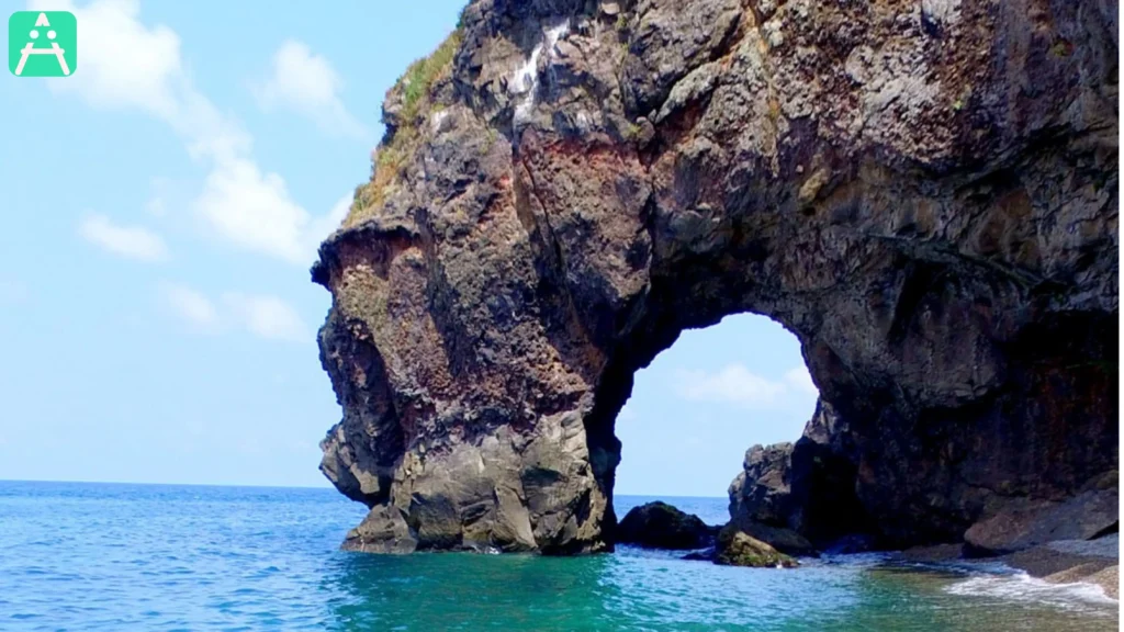 Delikli Taş Plajı Giresun